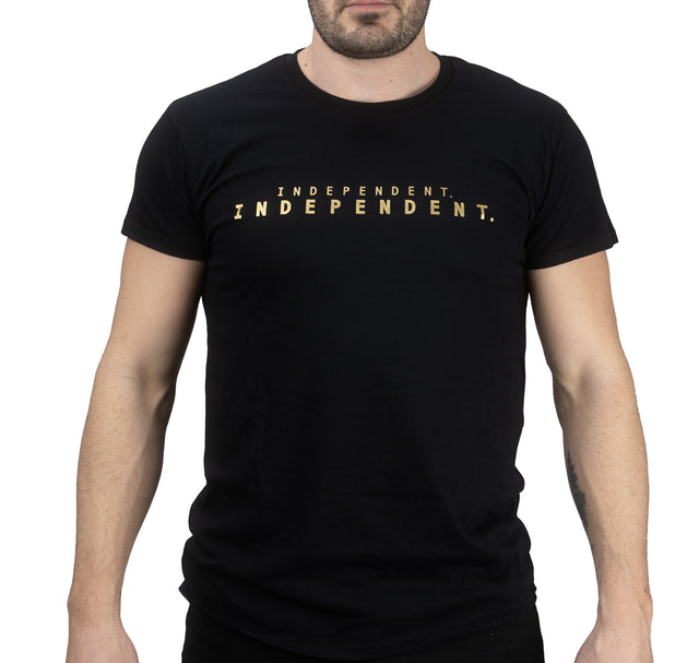 T-shirt noir avec une écriture indépendante
