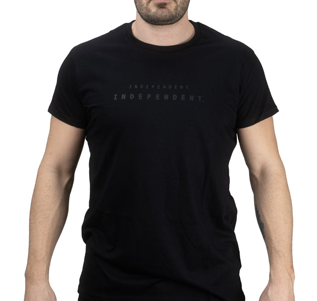T-shirt noir avec une écriture indépendante